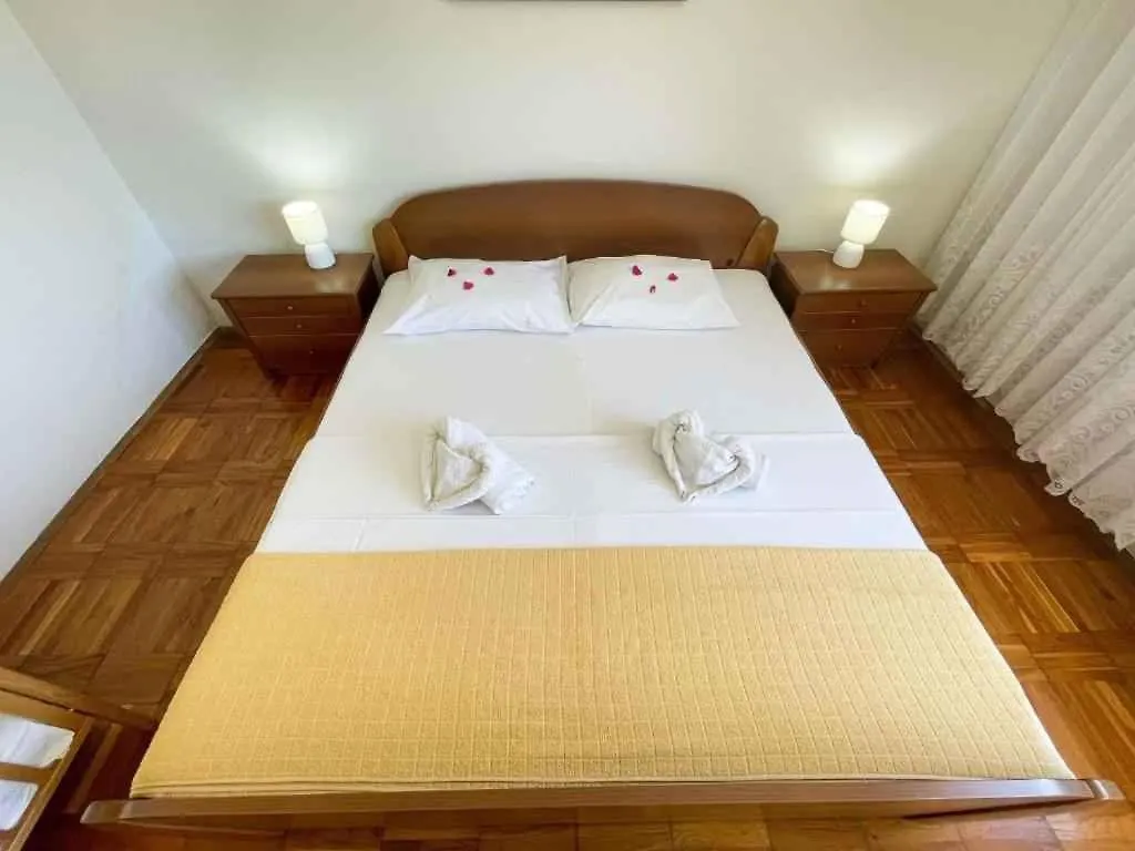 Holiday Home In Jadranovo 42254